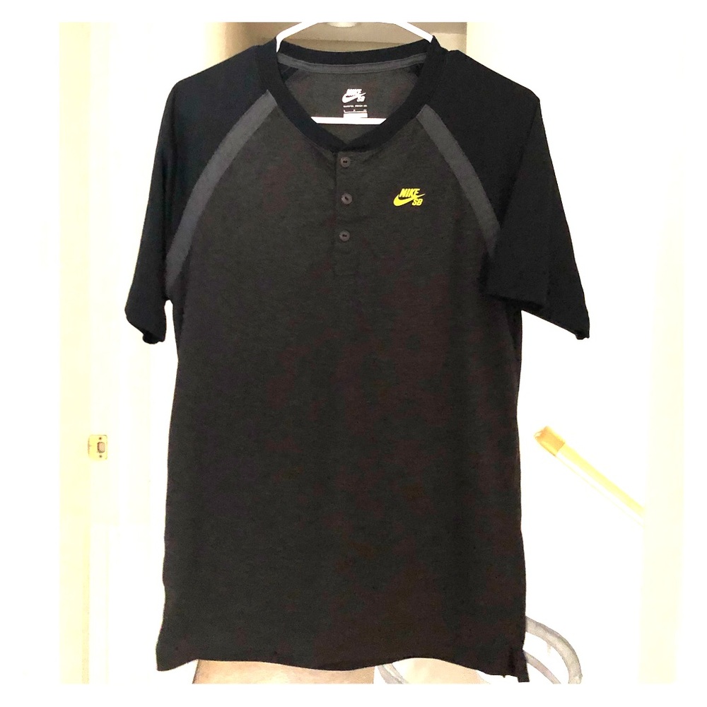 Nike SB t shirt